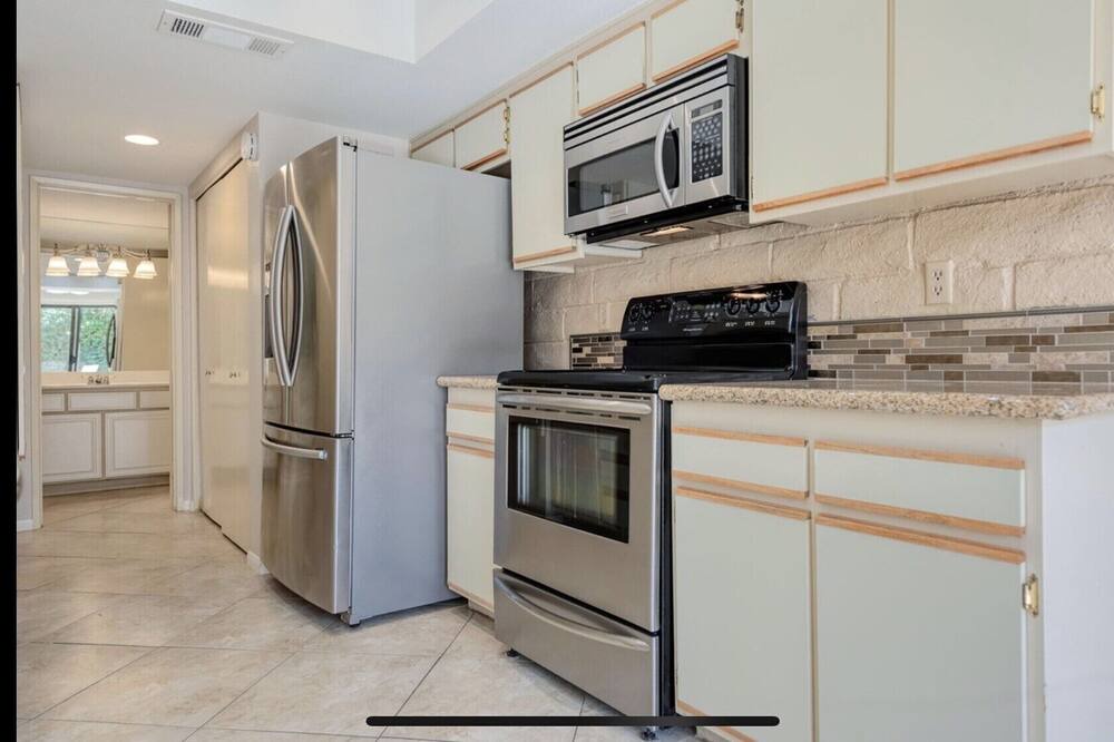 Photo of Kitchen in Cathedral City