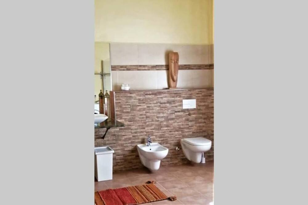Photo of Bathroom in Odemira