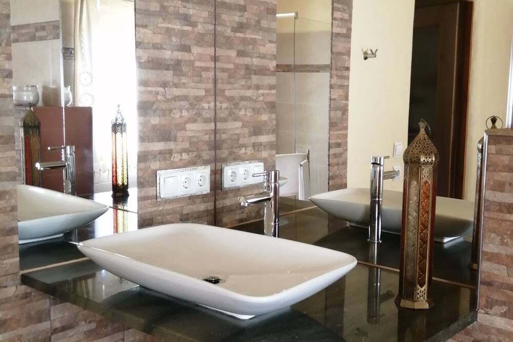 Photo of Bathroom in Odemira