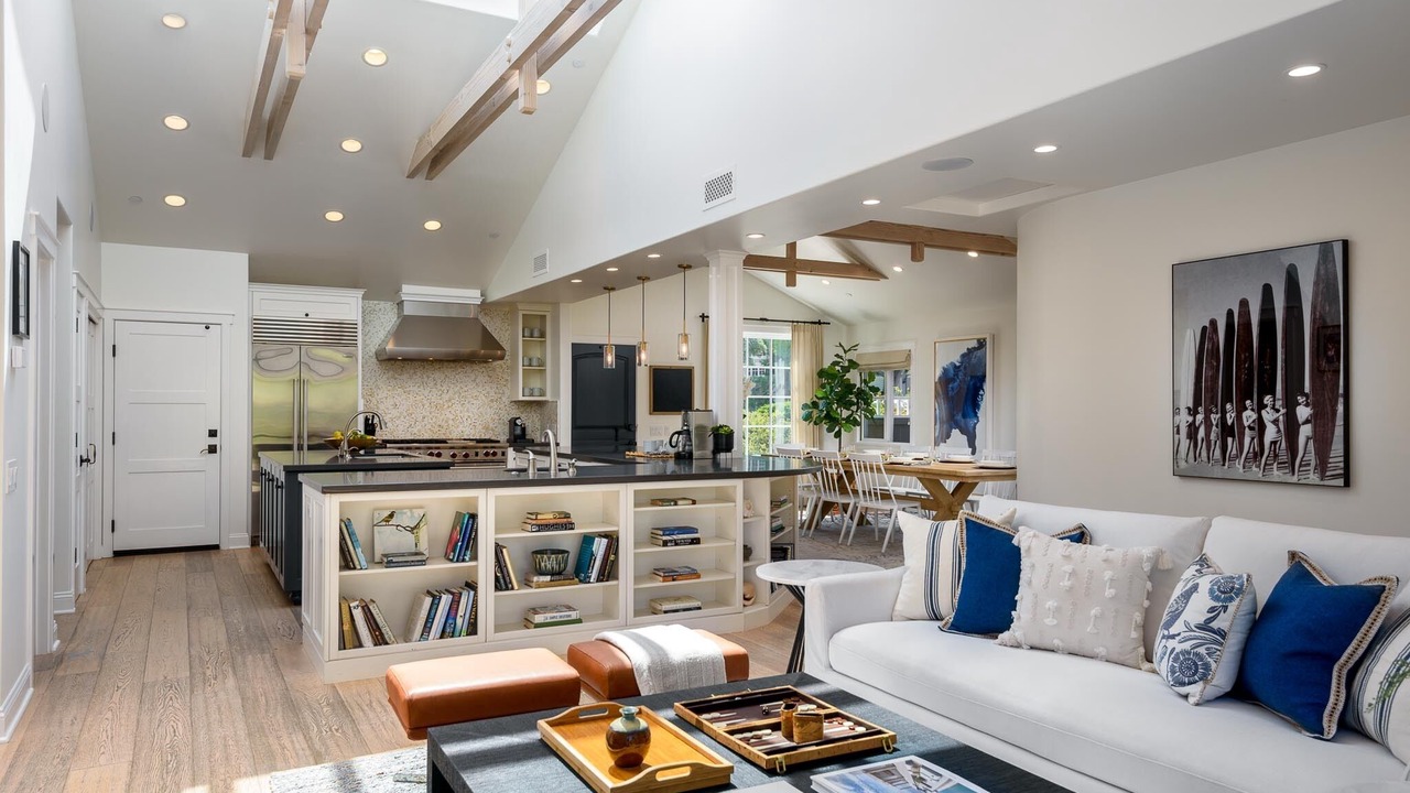 Photo of Livingroom in East Mesa