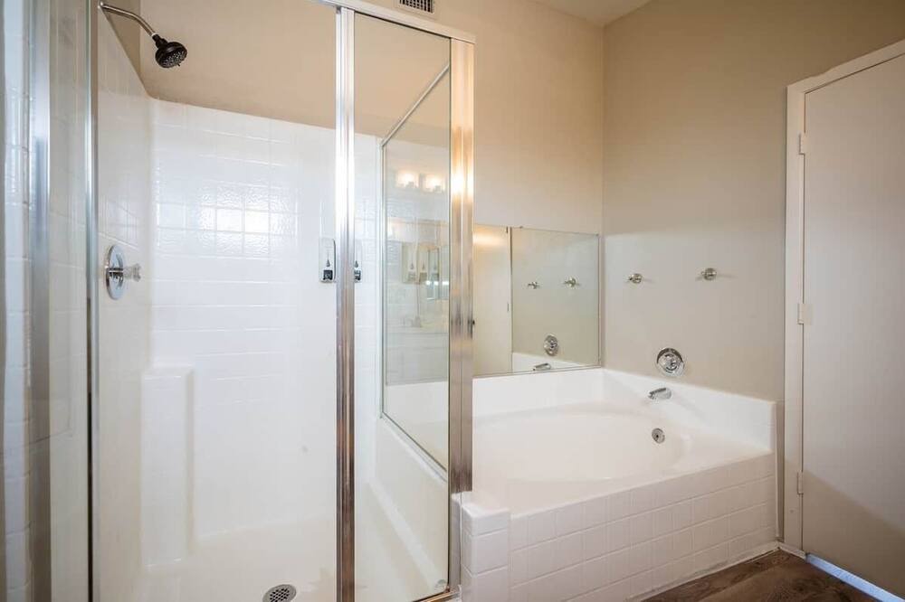 Photo of Bathroom in North Las Vegas