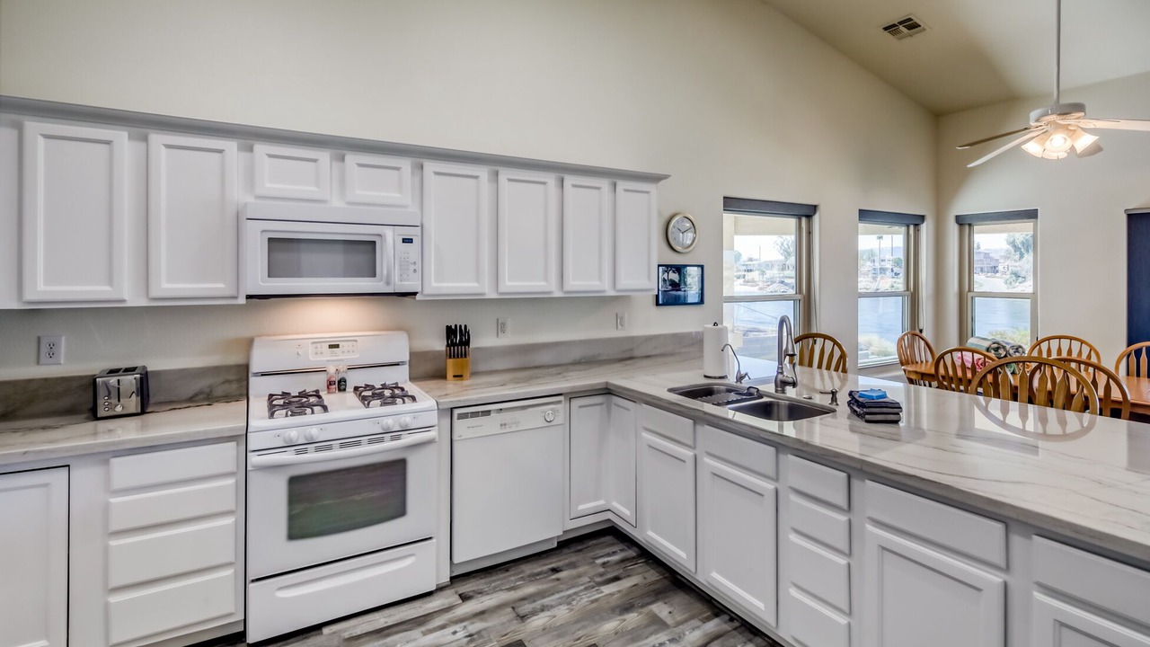 Photo of Kitchen in Colorado Shores