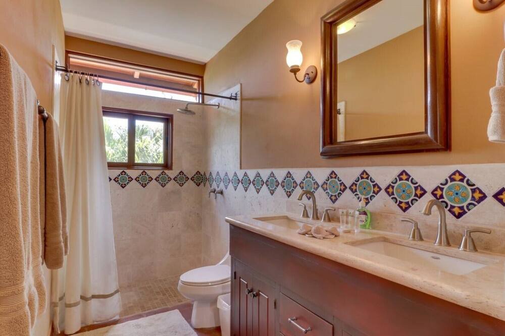Photo of Bathroom in Playa La Redonda