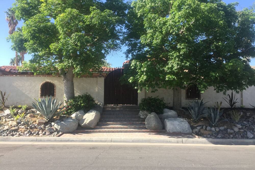 Photo of Outdoor in Palm Desert