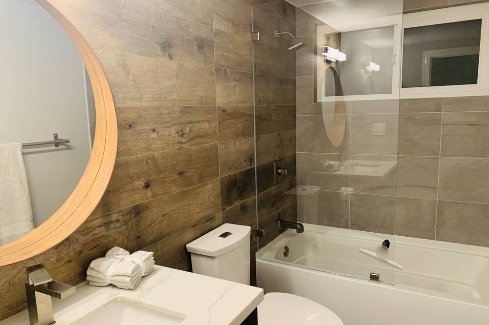 Photo of Bathroom in Allied Gardens