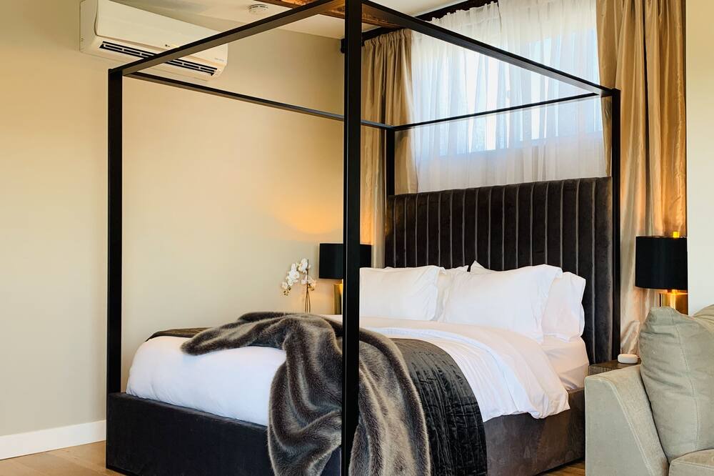 Photo of Bedroom in Allied Gardens