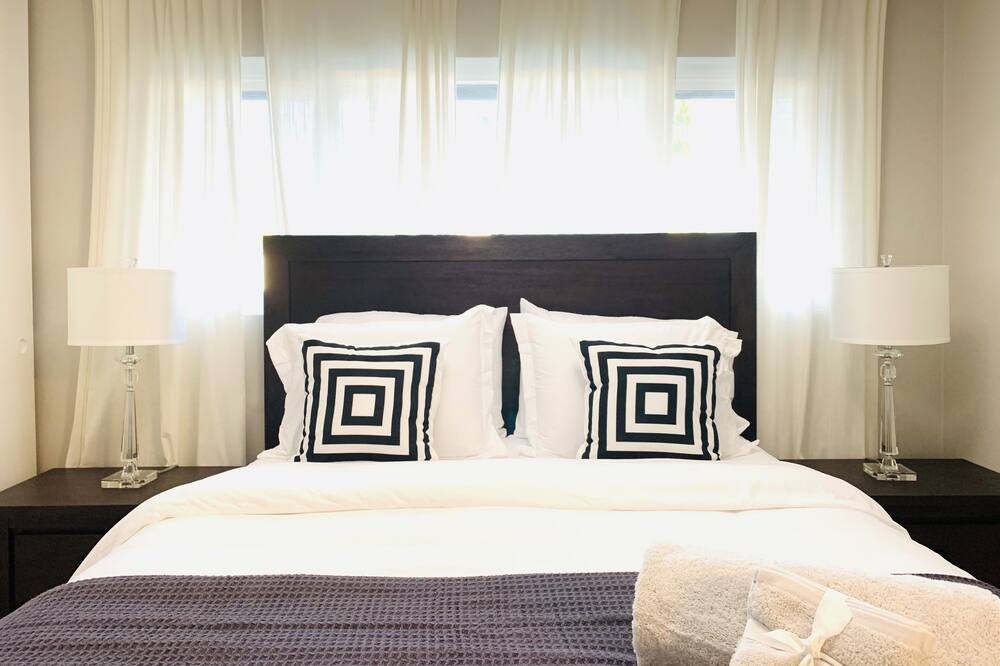 Photo of Bedroom in Allied Gardens