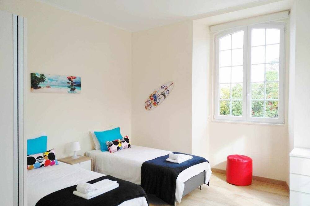 Photo of Bedroom in Oeiras