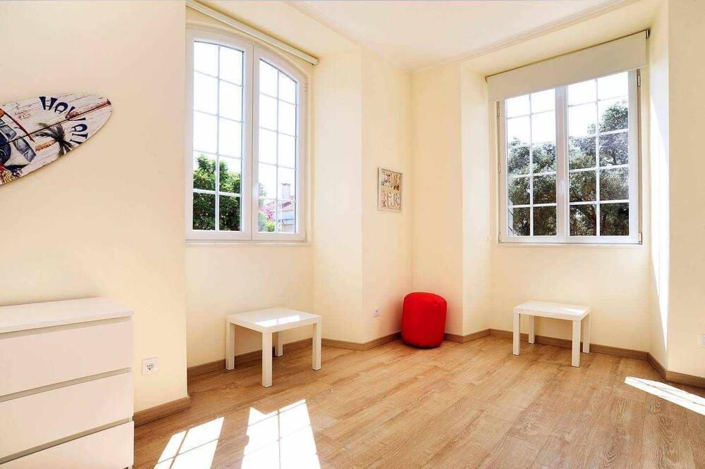 Photo of Bedroom in Oeiras