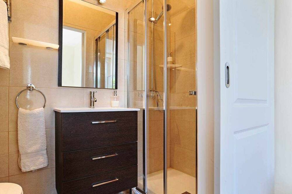 Photo of Bathroom in Oeiras
