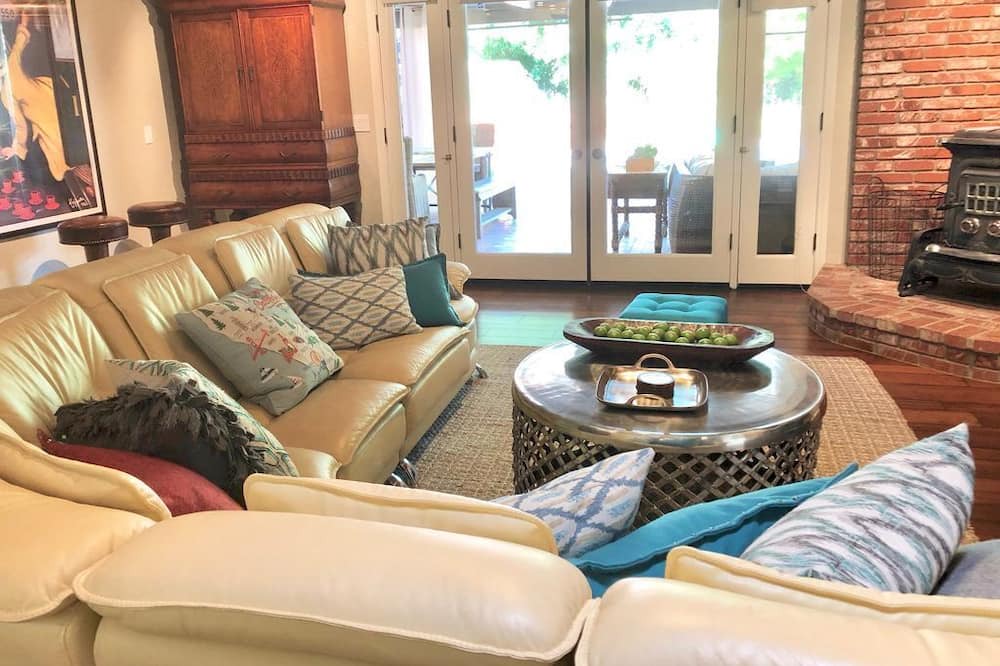 Photo of Livingroom in Santa Ynez