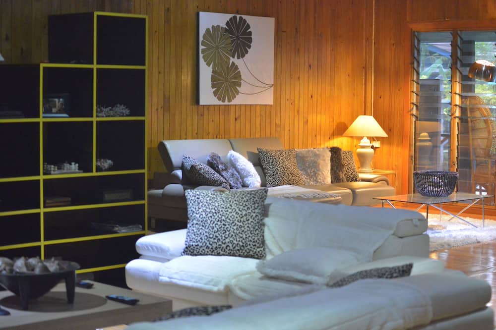 Photo of Livingroom in Pacific Harbour