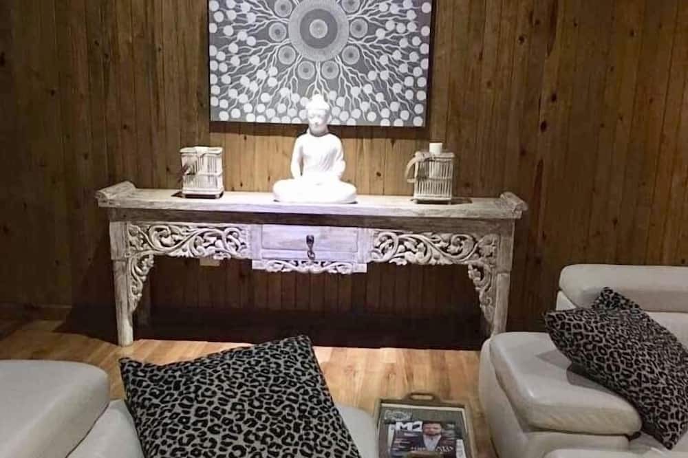 Photo of Bedroom in Pacific Harbour