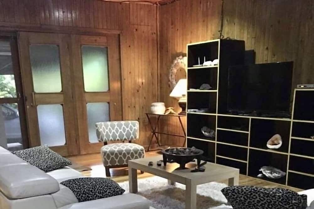 Photo of Livingroom in Pacific Harbour