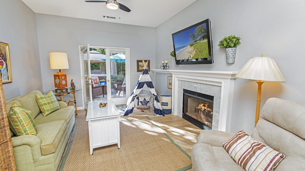 Photo of Livingroom in Toro Canyon