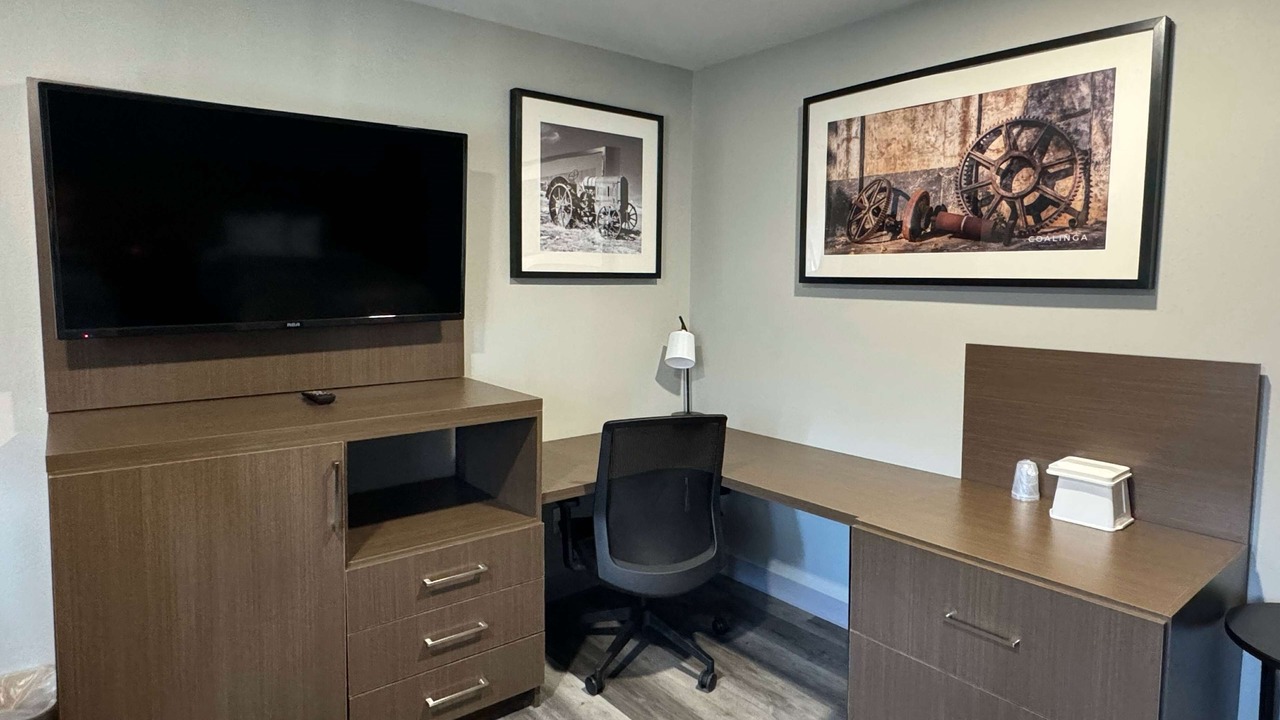 Photo of Bedroom in Coalinga