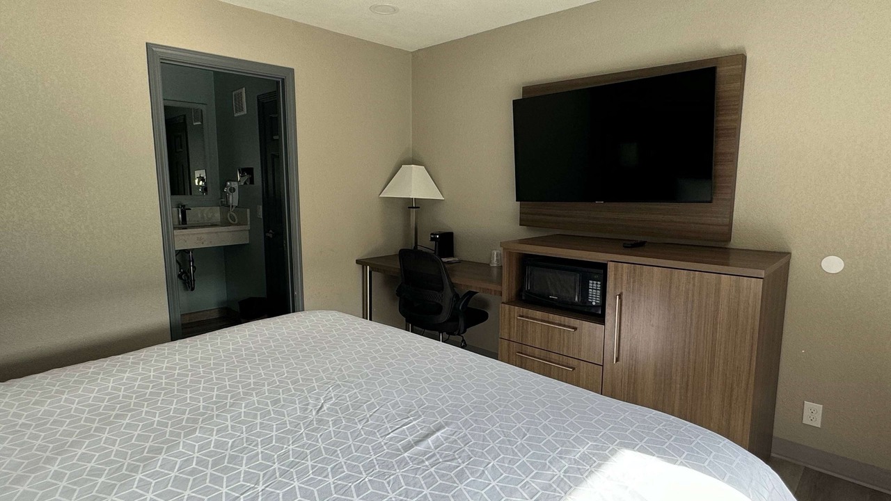 Photo of Bedroom in Coalinga