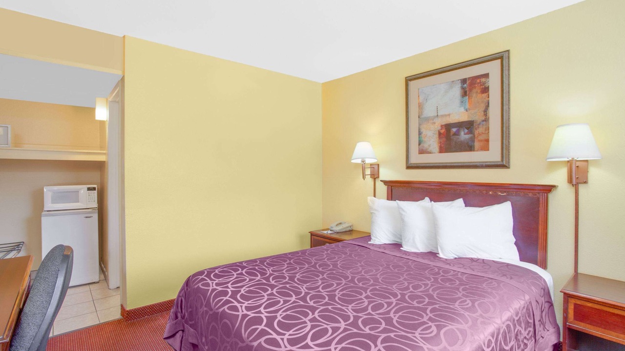 Photo of Bedroom in Coalinga