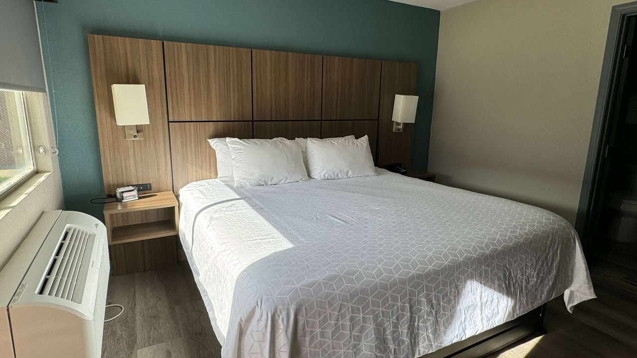 Photo of Bedroom in Coalinga