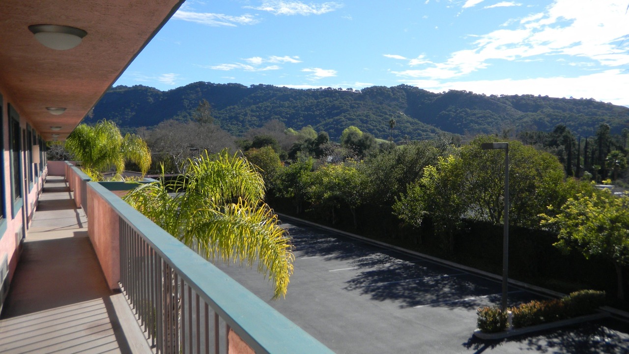 Photo of Patio Balcony in Oak View