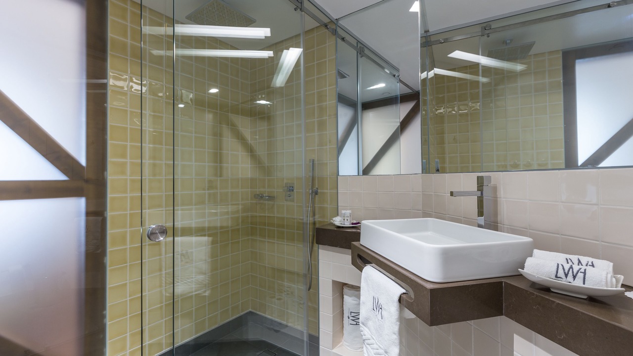 Photo of Bathroom in Baixa