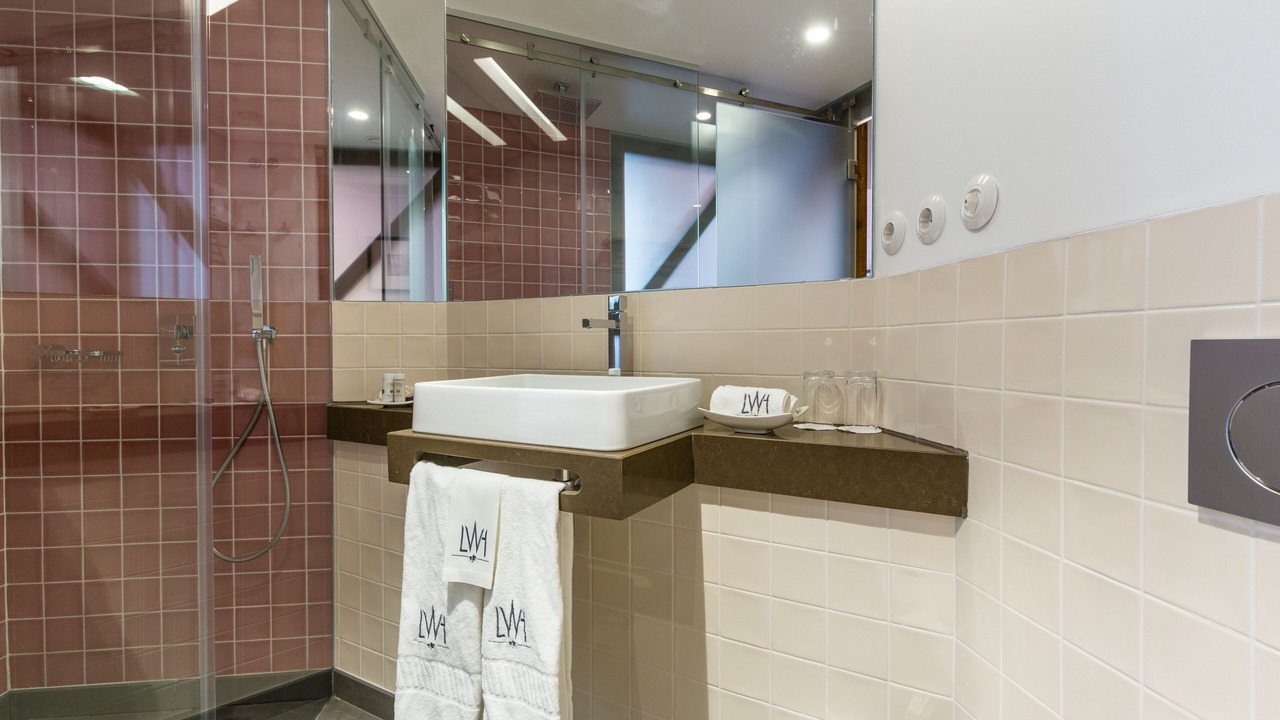 Photo of Bathroom in Baixa