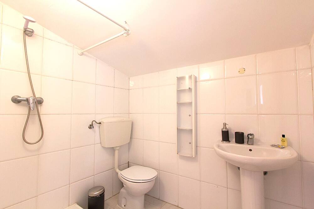 Photo of Bathroom in Baixa