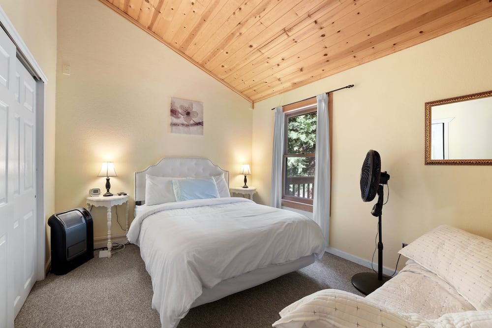 Photo of Bedroom in Strawberry