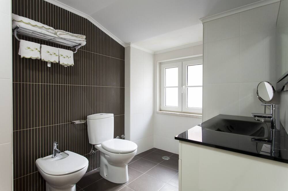 Photo of Bathroom in Baixa