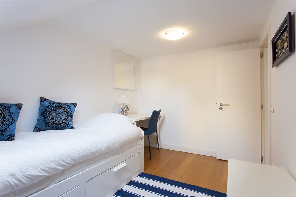 Photo of Bedroom in Baixa
