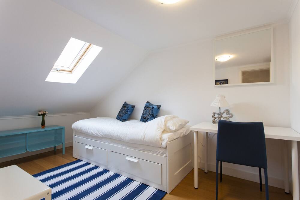 Photo of Bedroom in Baixa