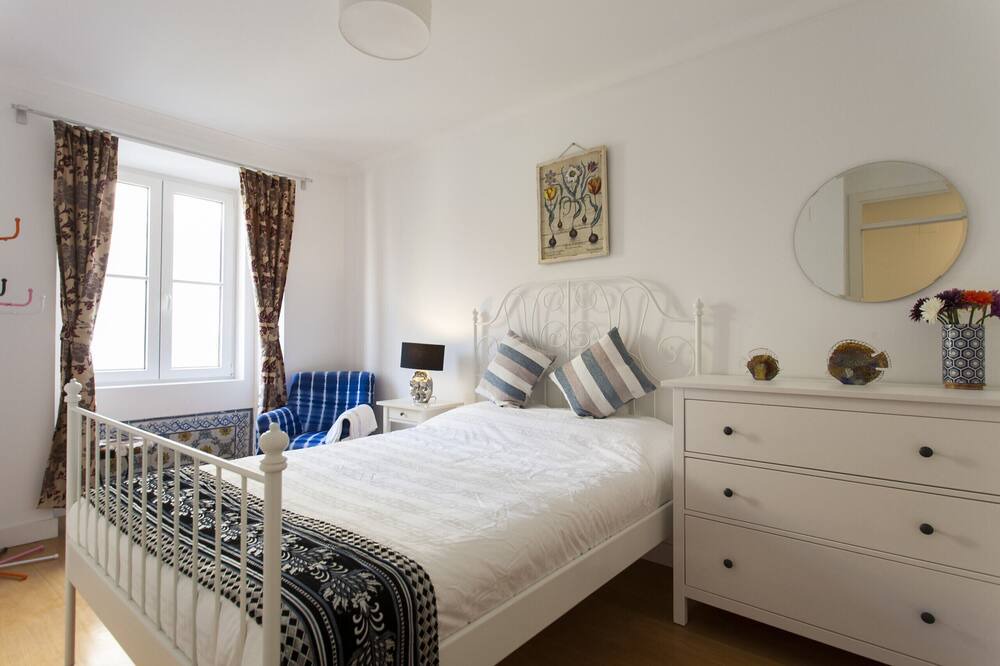 Photo of Bedroom in Baixa