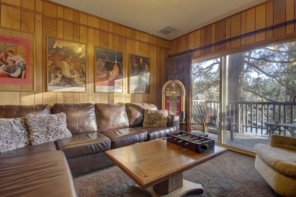Photo of Livingroom in Blue Jay