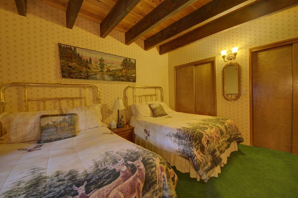 Photo of Bedroom in Blue Jay