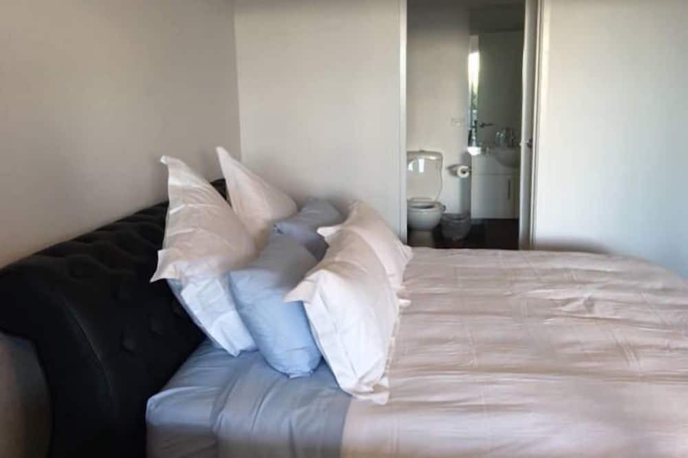 Photo of Bedroom in Biggera Waters