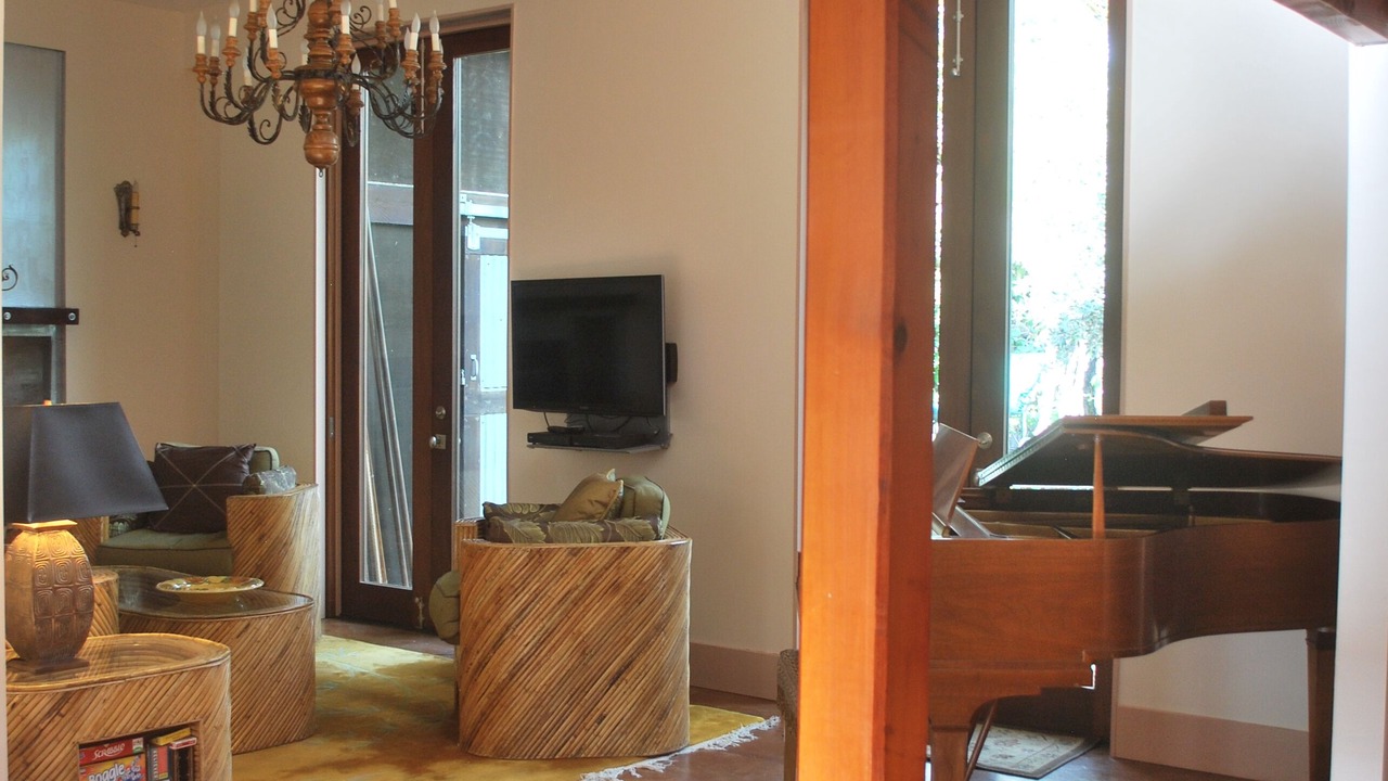 Photo of Livingroom in St. Helena