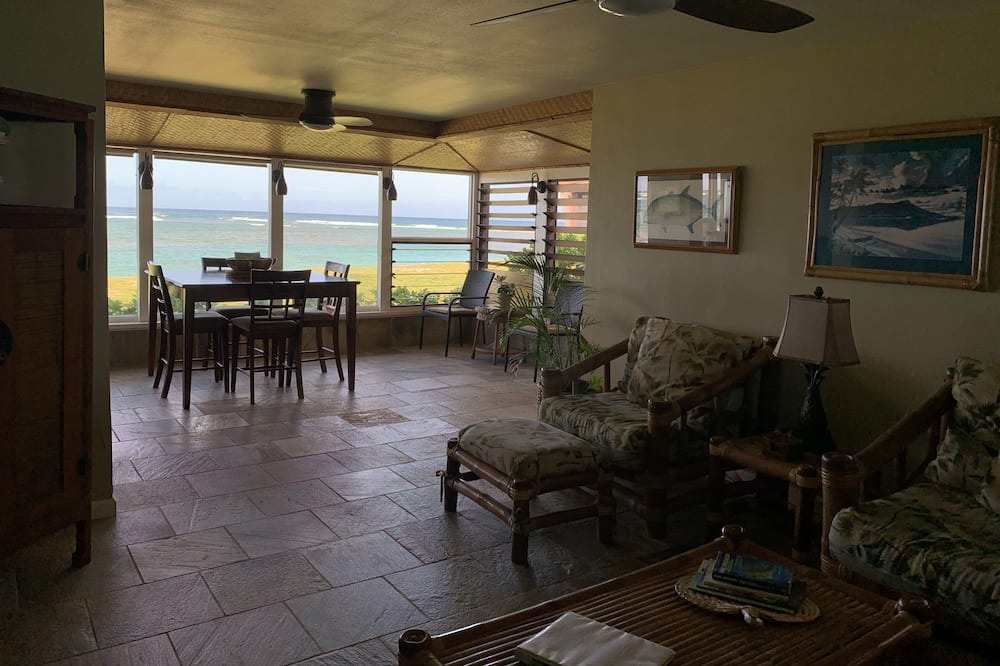 Photo of Livingroom in Waialua