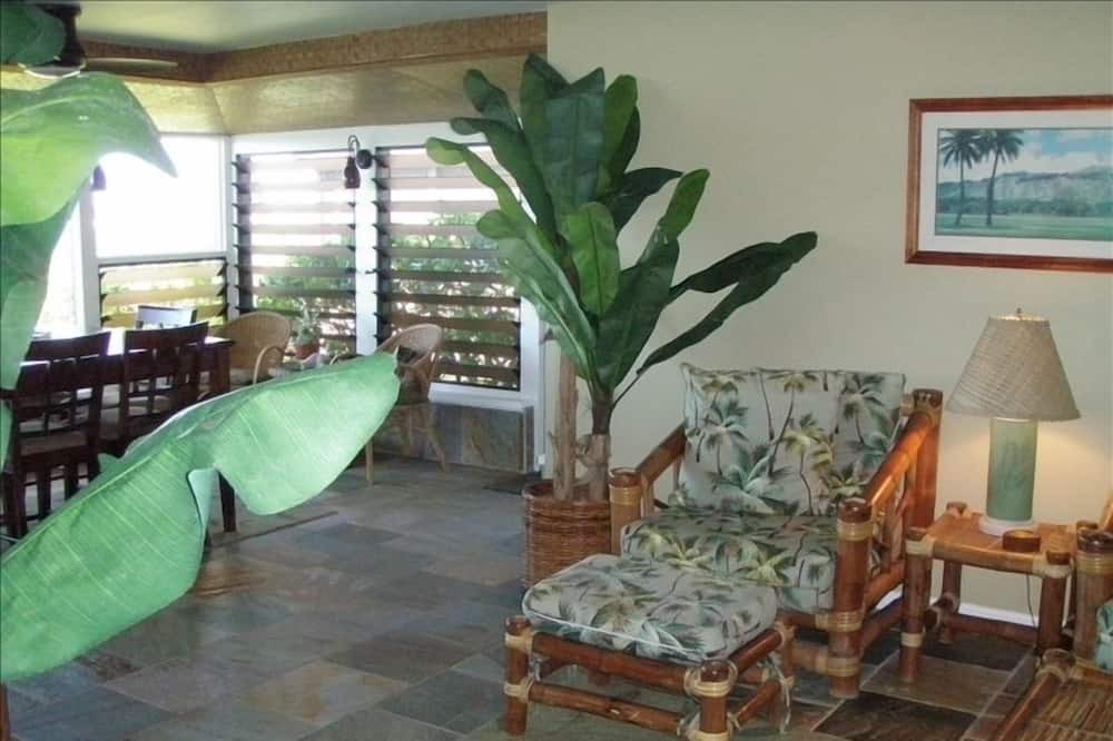 Photo of Bedroom in Waialua