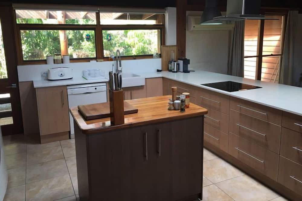 Photo of Kitchen in Maudsland