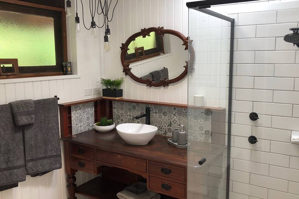 Photo of Bathroom in Maudsland
