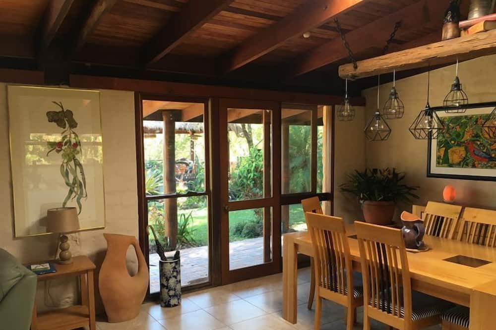 Photo of Livingroom in Maudsland