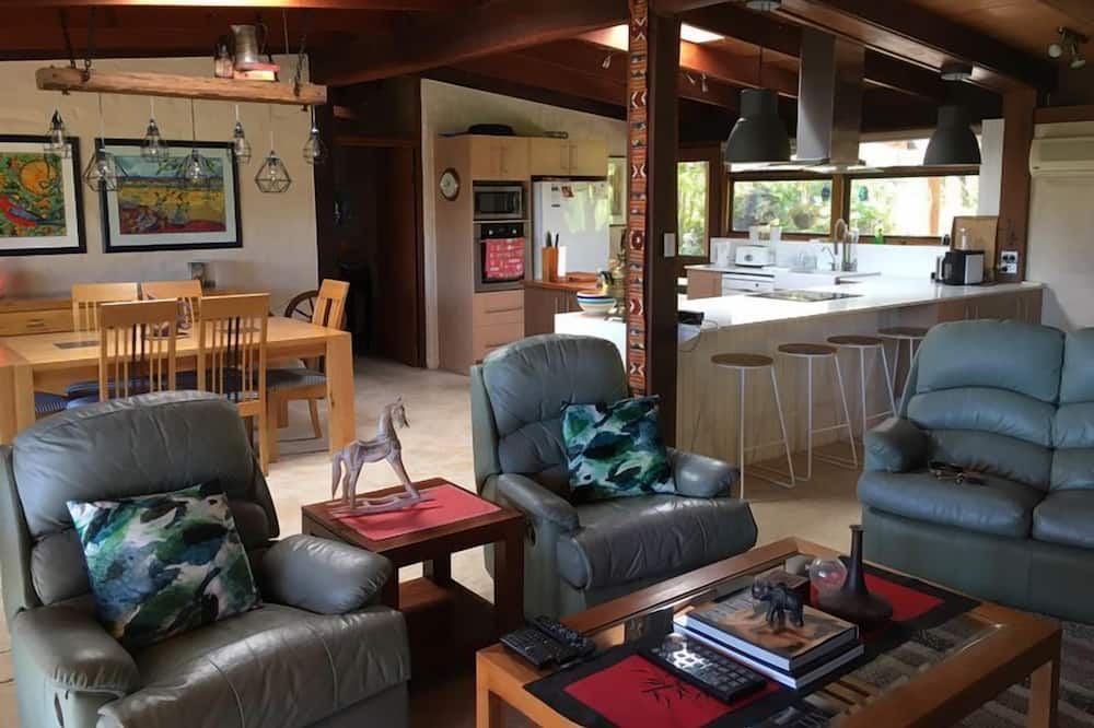 Photo of Livingroom in Maudsland