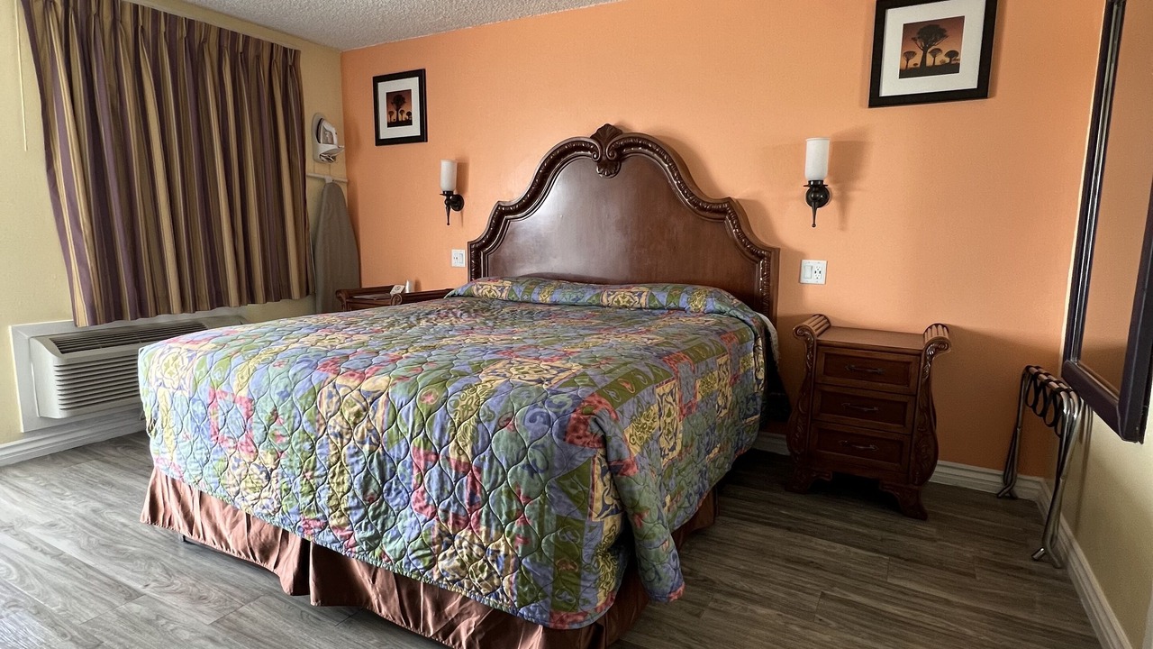 Photo of Bedroom in Sunrise Manor