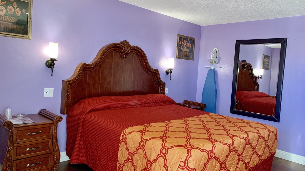 Photo of Bedroom in Sunrise Manor