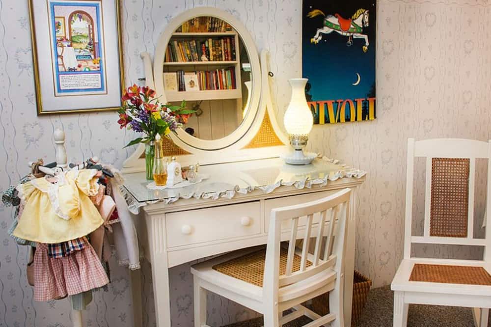Photo of Bedroom in Woodlake