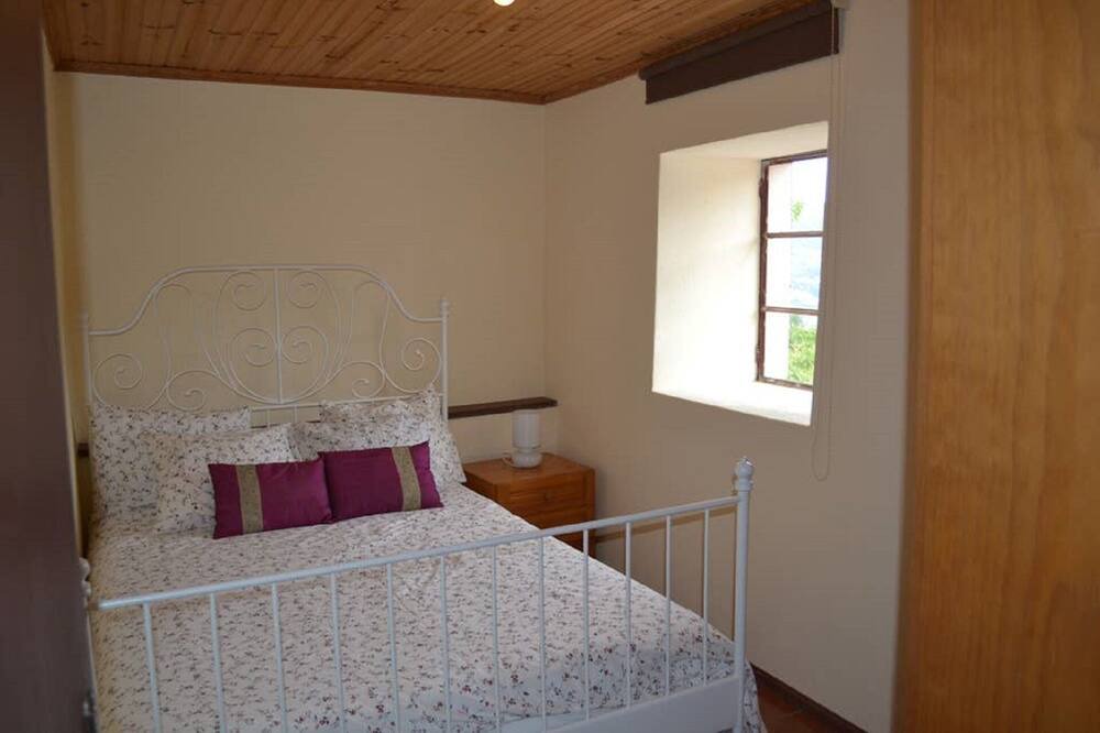 Photo of Bedroom in Resende