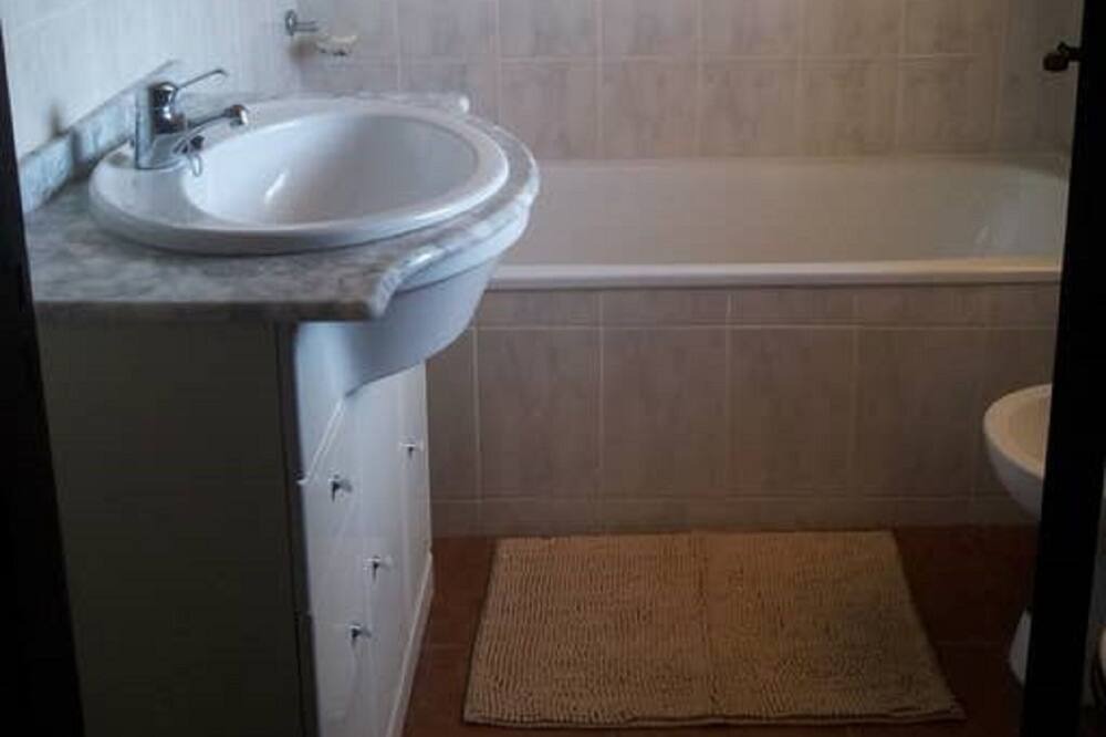 Photo of Bathroom in Resende
