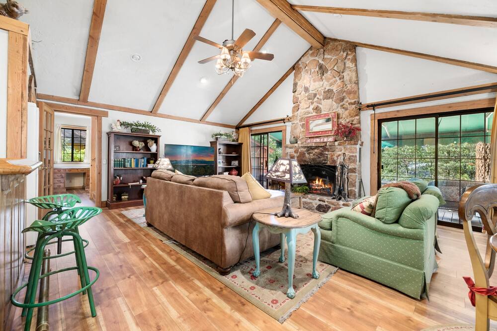 Photo of Livingroom in Big Bear Lake