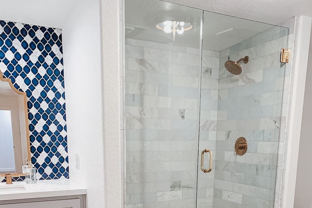 Photo of Bathroom in Needles