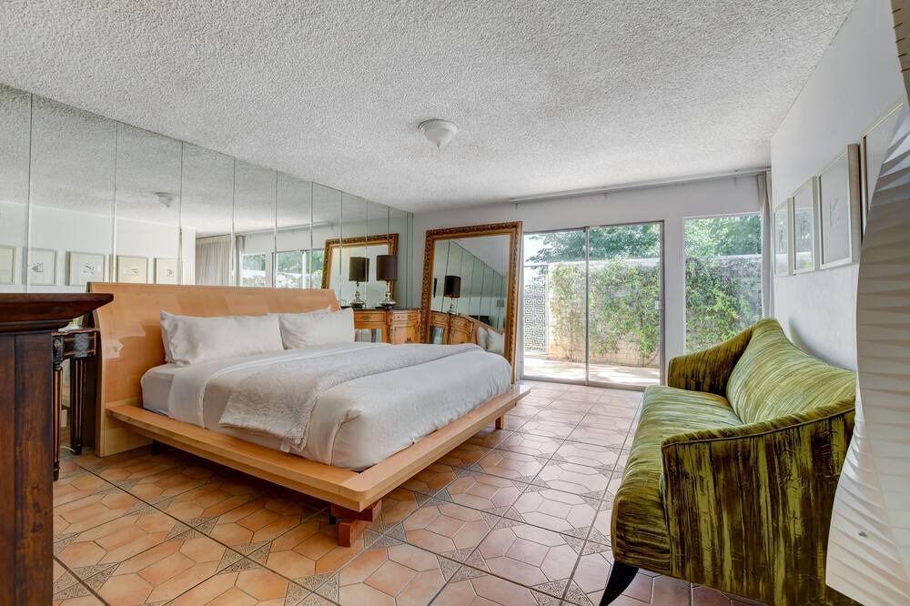 Photo of Bedroom in Gateway District